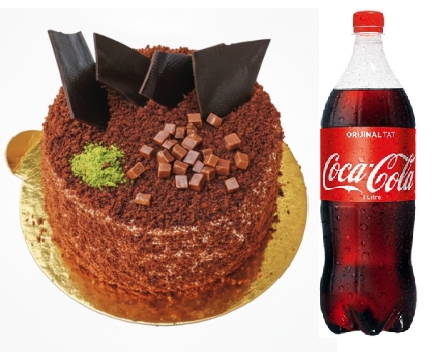 Yoğun Çikolata Aromalı 4-6 Kişilik Yaş Pasta ve İçecek